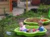 子供の遊び場の装飾：自分で行うための最良のアイデア つる性の植物で作られたガゼボ