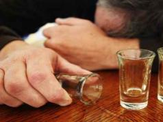 アルコールが体に与える悪影響とは？
